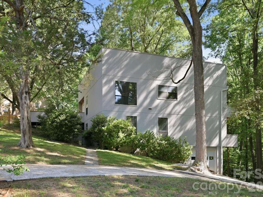 3423 Tinkerbell Lane, Charlotte, NC 28210.  MLS# CAR4384349, YatesRealty ID 7326. 