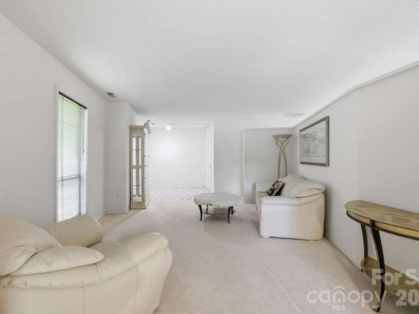 3423 Tinkerbell Lane, Charlotte, NC 28210.  MLS# CAR4384349, YatesRealty ID 7326. 