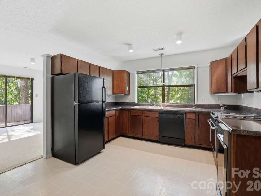 3423 Tinkerbell Lane, Charlotte, NC 28210.  MLS# CAR4384349, YatesRealty ID 7326. 