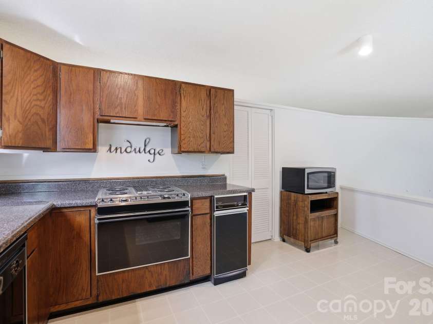 3423 Tinkerbell Lane, Charlotte, NC 28210.  MLS# CAR4384349, YatesRealty ID 7326. 