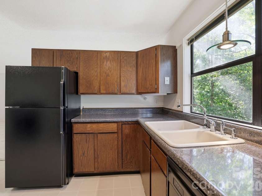 3423 Tinkerbell Lane, Charlotte, NC 28210.  MLS# CAR4384349, YatesRealty ID 7326. 