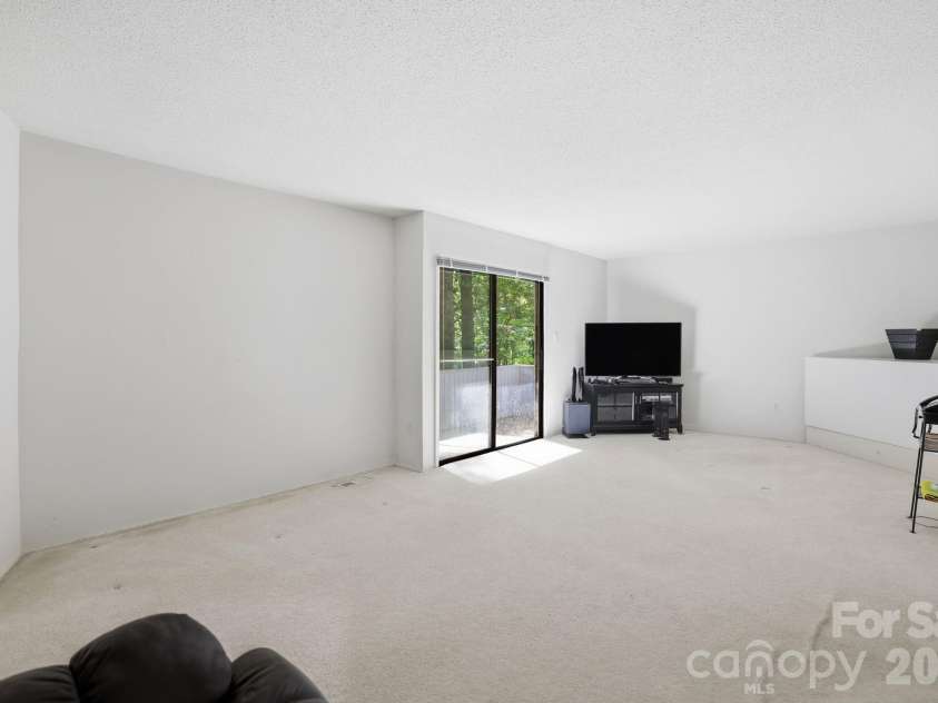 3423 Tinkerbell Lane, Charlotte, NC 28210.  MLS# CAR4384349, YatesRealty ID 7326. 