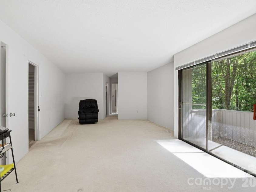 3423 Tinkerbell Lane, Charlotte, NC 28210.  MLS# CAR4384349, YatesRealty ID 7326. 