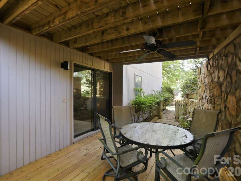 3423 Tinkerbell Lane, Charlotte, NC 28210.  MLS# CAR4384349, YatesRealty ID 7326. 