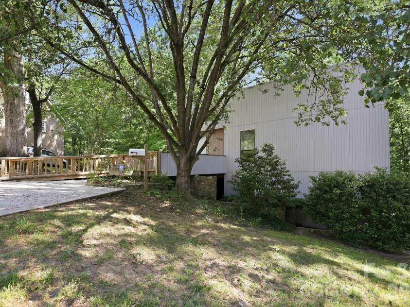 3423 Tinkerbell Lane, Charlotte, NC 28210.  MLS# CAR4384349, YatesRealty ID 7326. 