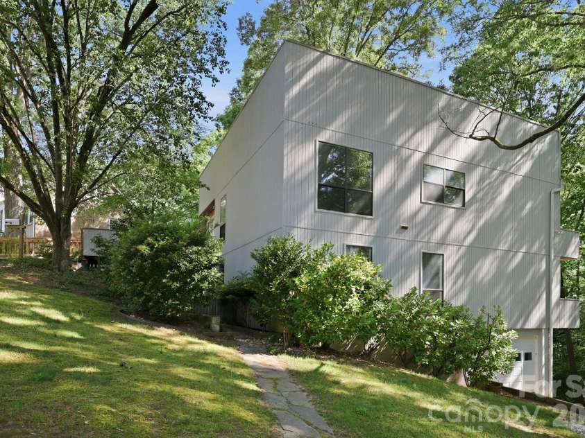 3423 Tinkerbell Lane, Charlotte, NC 28210.  MLS# CAR4384349, YatesRealty ID 7326. 