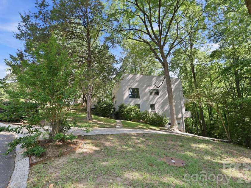 3423 Tinkerbell Lane, Charlotte, NC 28210.  MLS# CAR4384349, YatesRealty ID 7326. 