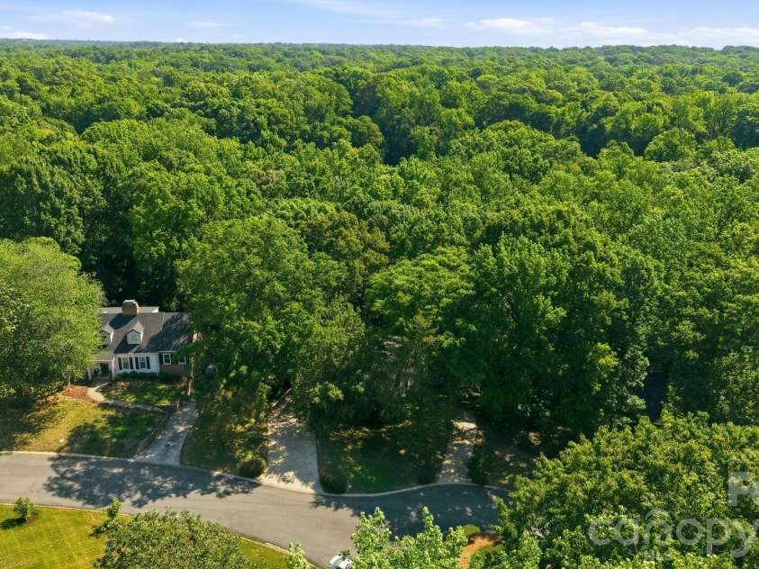 3423 Tinkerbell Lane, Charlotte, NC 28210.  MLS# CAR4384349, YatesRealty ID 7326. 