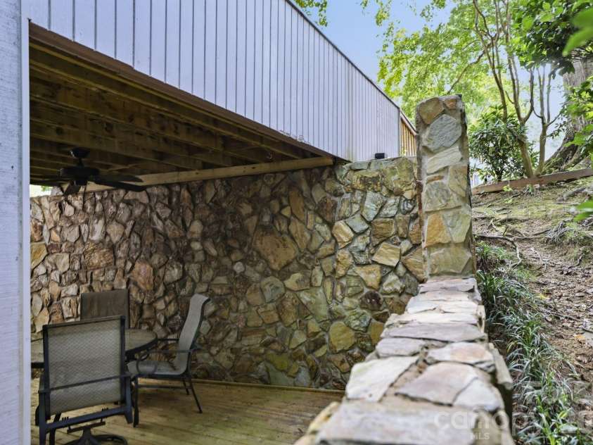 3423 Tinkerbell Lane, Charlotte, NC 28210.  MLS# CAR4384349, YatesRealty ID 7326. 