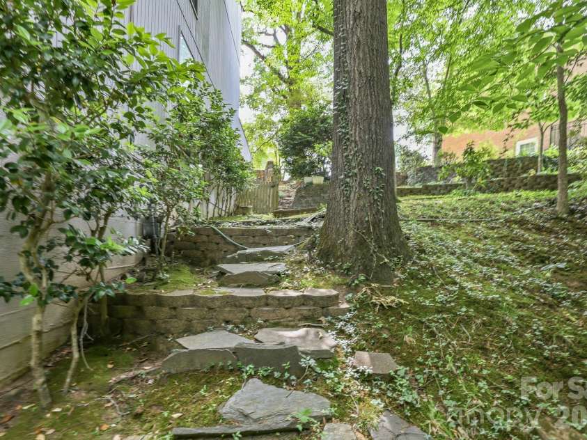 3423 Tinkerbell Lane, Charlotte, NC 28210.  MLS# CAR4384349, YatesRealty ID 7326. 