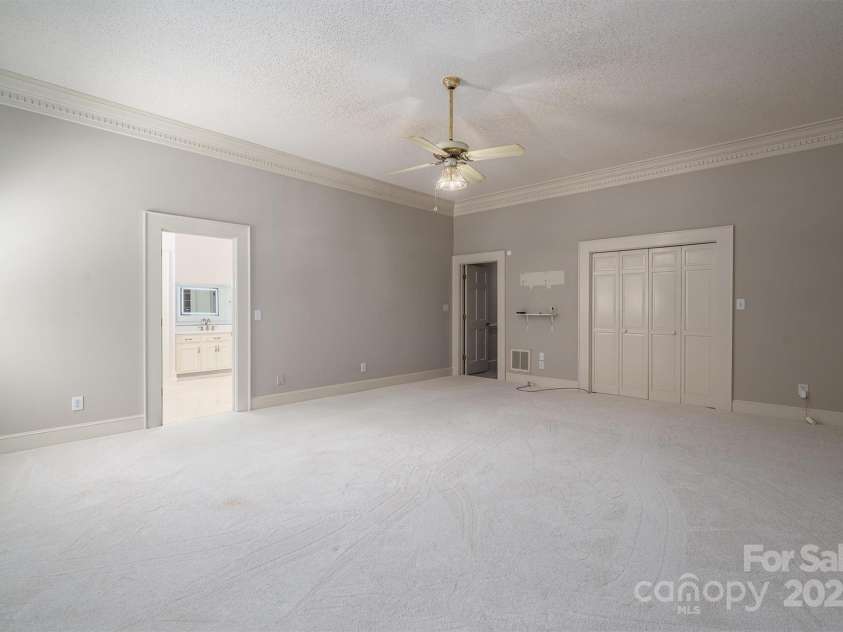 1816 Country Garden Drive, Shelby, NC 28150.  MLS# CAR4228610, YatesRealty ID 7327. 