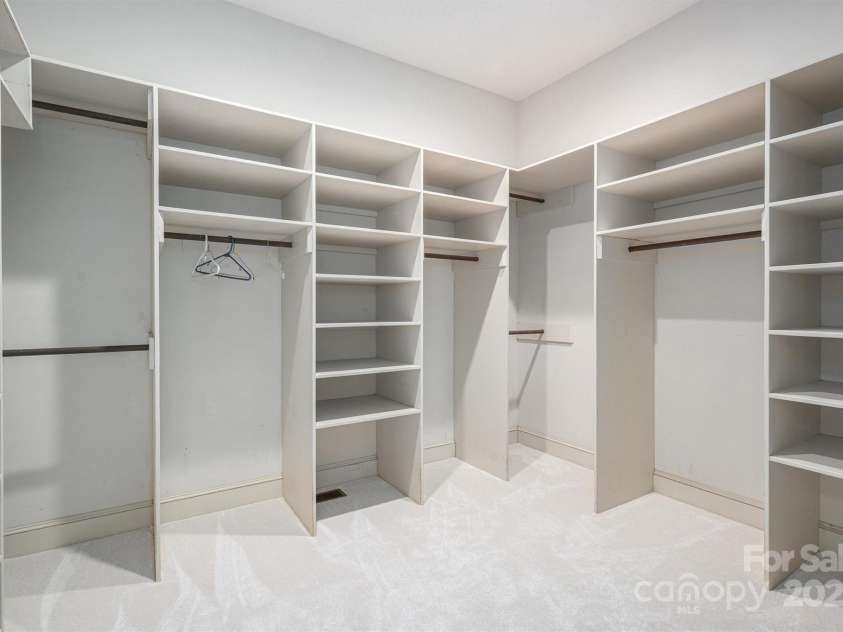 1816 Country Garden Drive, Shelby, NC 28150.  MLS# CAR4228610, YatesRealty ID 7327. 