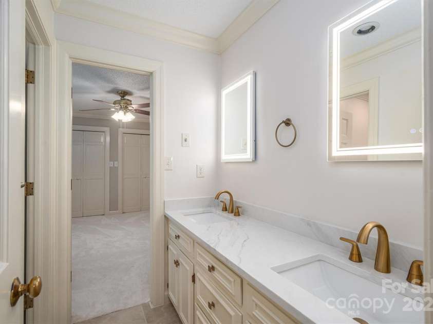 1816 Country Garden Drive, Shelby, NC 28150.  MLS# CAR4228610, YatesRealty ID 7327. 