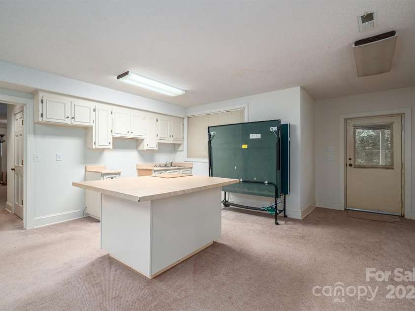 1816 Country Garden Drive, Shelby, NC 28150.  MLS# CAR4228610, YatesRealty ID 7327. 