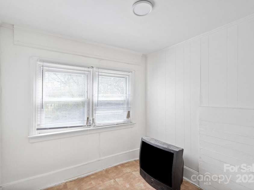 321 Coleman Avenue, Rocky Mount, NC 27801.  MLS# CAR4233676, YatesRealty ID 7329. 