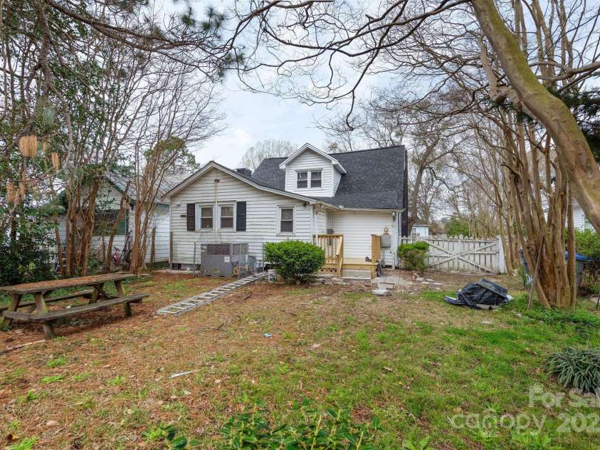 321 Coleman Avenue, Rocky Mount, NC 27801.  MLS# CAR4233676, YatesRealty ID 7329. 