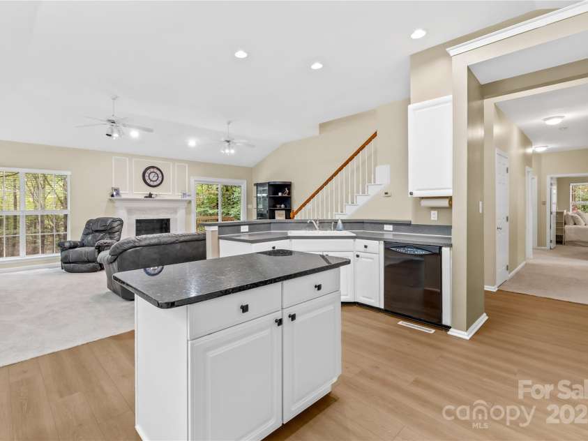 11113 Asbury Chapel Road, Huntersville, NC 28078.  MLS# CAR4317165, YatesRealty ID 733. 