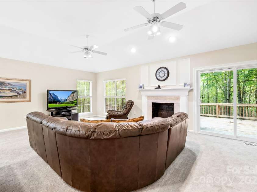 11113 Asbury Chapel Road, Huntersville, NC 28078.  MLS# CAR4317165, YatesRealty ID 733. 