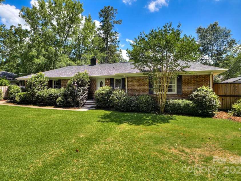 215 Barnard Avenue, Aiken, SC 29801.  MLS# CAR4308399, YatesRealty ID 733. 