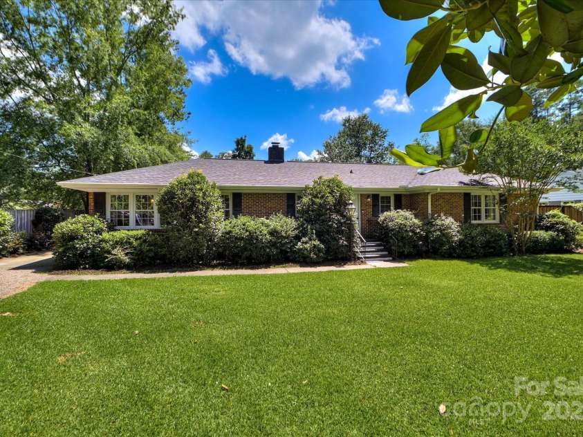 215 Barnard Avenue, Aiken, SC 29801.  MLS# CAR4308399, YatesRealty ID 733. 