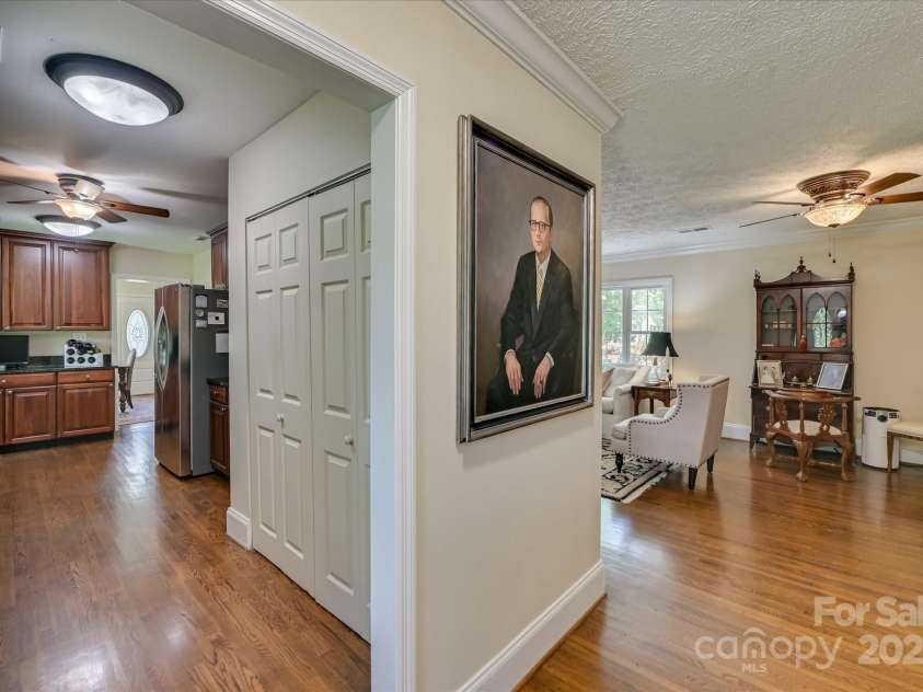 215 Barnard Avenue, Aiken, SC 29801.  MLS# CAR4308399, YatesRealty ID 733. 