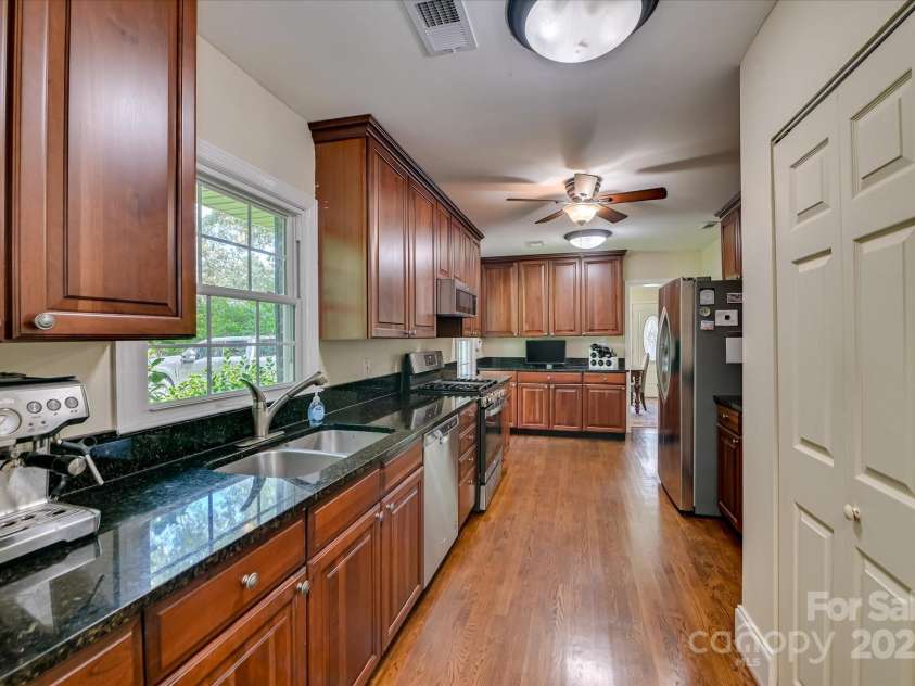 215 Barnard Avenue, Aiken, SC 29801.  MLS# CAR4308399, YatesRealty ID 733. 