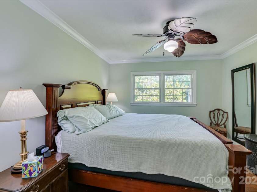 215 Barnard Avenue, Aiken, SC 29801.  MLS# CAR4308399, YatesRealty ID 733. 