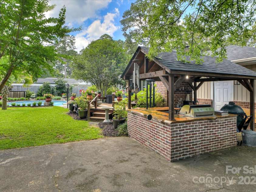 215 Barnard Avenue, Aiken, SC 29801.  MLS# CAR4308399, YatesRealty ID 733. 