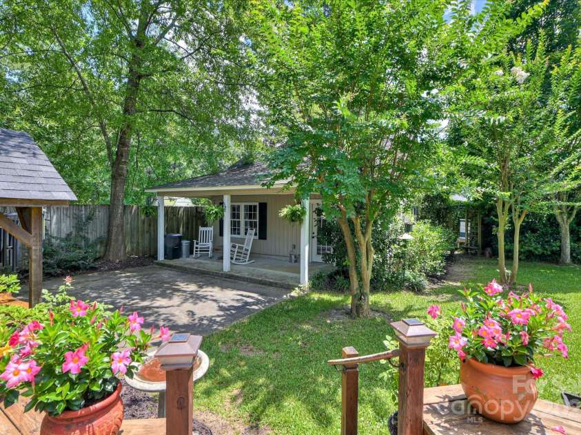 215 Barnard Avenue, Aiken, SC 29801.  MLS# CAR4308399, YatesRealty ID 733. 