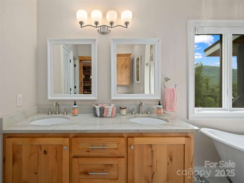 1590 226 Highway, Bakersville, NC 28705.  MLS# CAR4043239, YatesRealty ID 7330. 