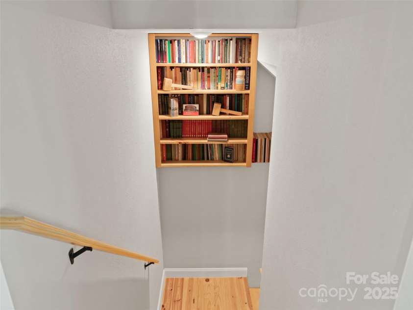 1590 226 Highway, Bakersville, NC 28705.  MLS# CAR4043239, YatesRealty ID 7330. 