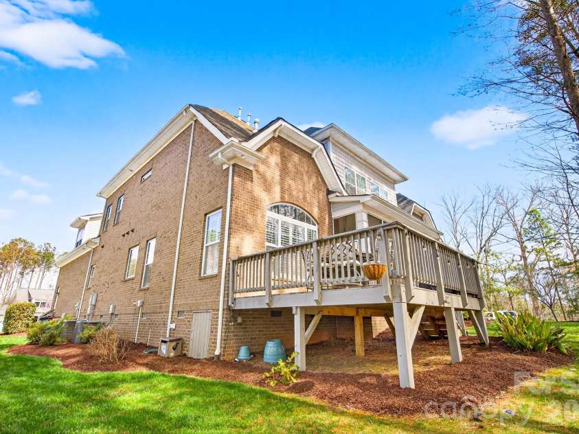 407 Blue Bay Court, York, SC 29745.  MLS# CAR4351956, YatesRealty ID 7330. 