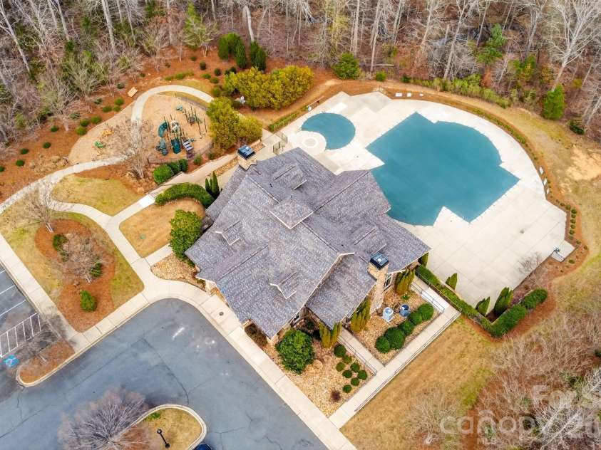 407 Blue Bay Court, York, SC 29745.  MLS# CAR4351956, YatesRealty ID 7330. 