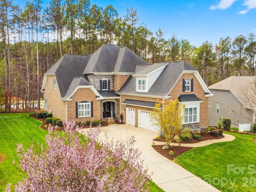 407 Blue Bay Court, York, SC 29745.  MLS# CAR4351956, YatesRealty ID 7330. 