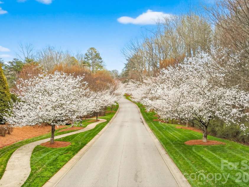 407 Blue Bay Court, York, SC 29745.  MLS# CAR4351956, YatesRealty ID 7330. 