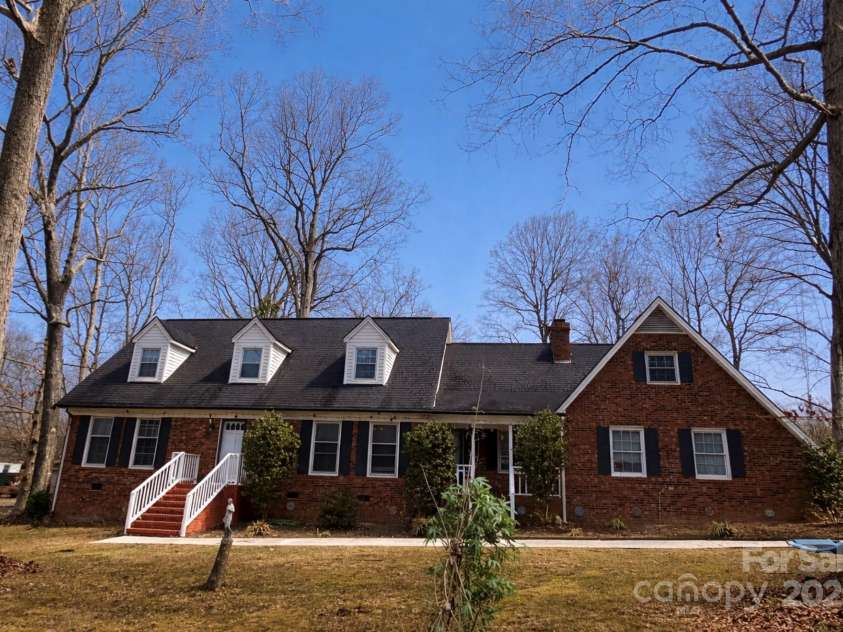 709 Woodside Drive, Kings Mountain, NC 28086.  MLS# CAR4329976, YatesRealty ID 7331. 