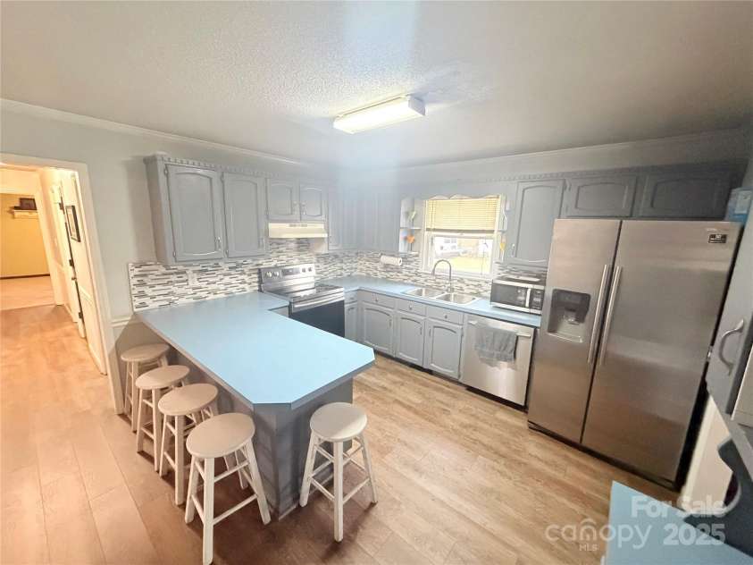 709 Woodside Drive, Kings Mountain, NC 28086.  MLS# CAR4329976, YatesRealty ID 7331. Kitchen