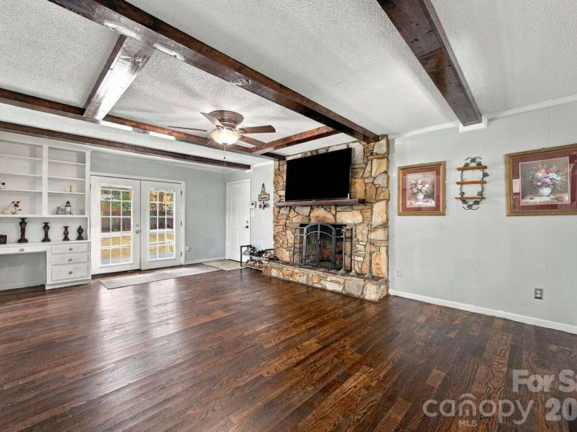 709 Woodside Drive, Kings Mountain, NC 28086.  MLS# CAR4425802, YatesRealty ID 7331. 