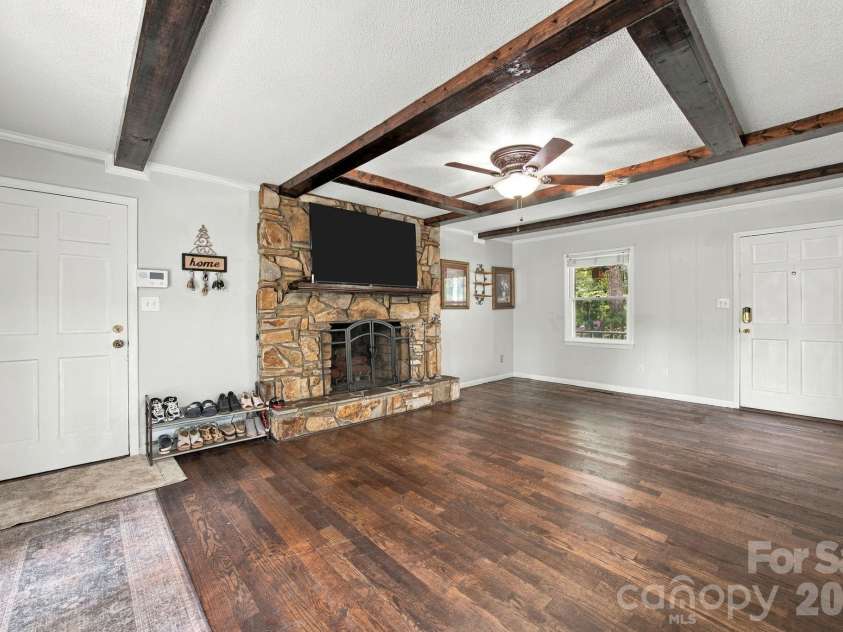 709 Woodside Drive, Kings Mountain, NC 28086.  MLS# CAR4425802, YatesRealty ID 7331. 