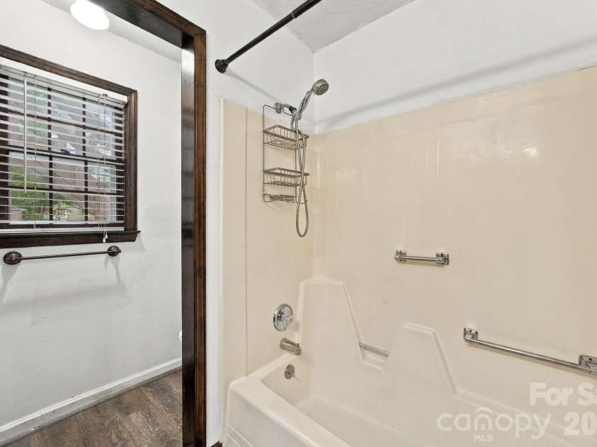709 Woodside Drive, Kings Mountain, NC 28086.  MLS# CAR4425802, YatesRealty ID 7331. 