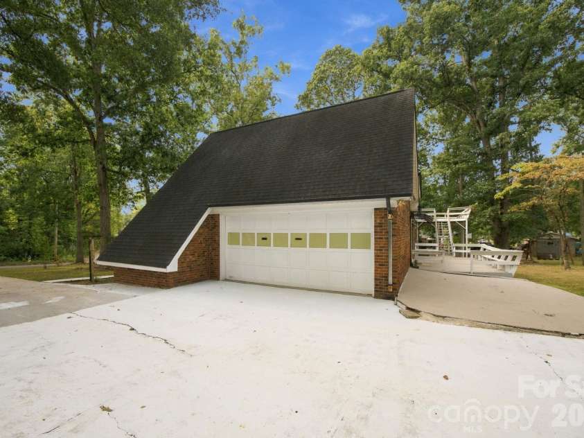 709 Woodside Drive, Kings Mountain, NC 28086.  MLS# CAR4425802, YatesRealty ID 7331. 