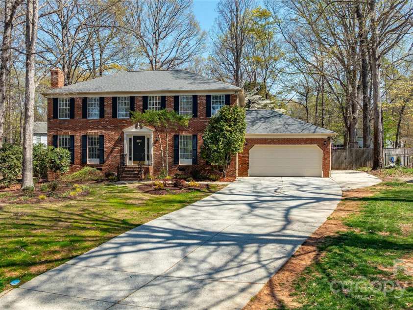 2605 Willowdale Lane, Matthews, NC 28105.  MLS# CAR4204541, YatesRealty ID 7332. 