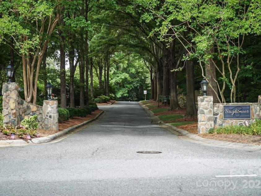 2605 Willowdale Lane, Matthews, NC 28105.  MLS# CAR4204541, YatesRealty ID 7332. 