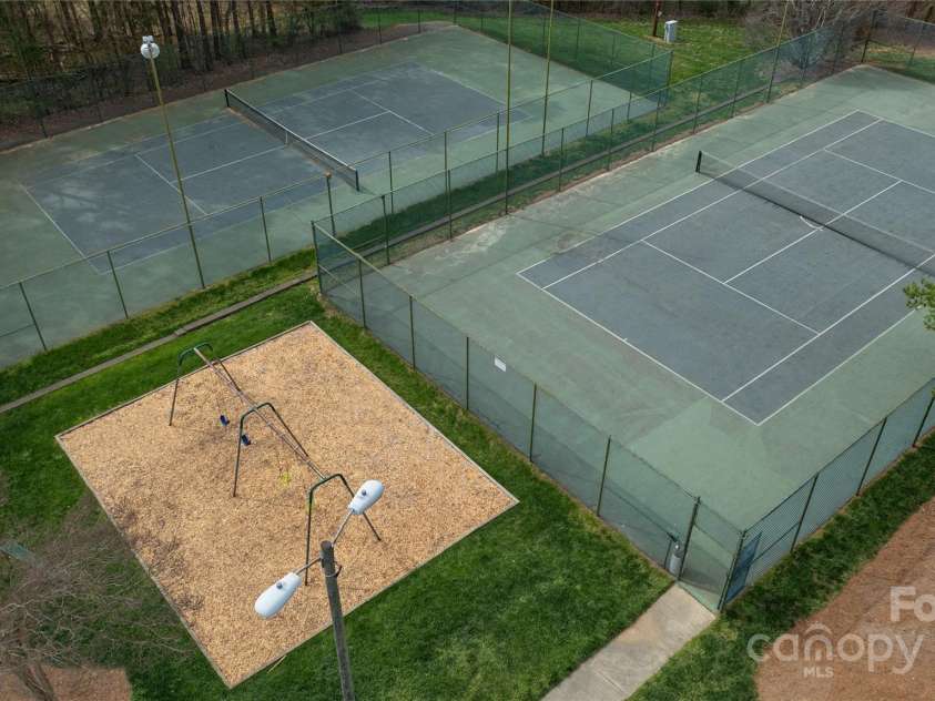 2605 Willowdale Lane, Matthews, NC 28105.  MLS# CAR4204541, YatesRealty ID 7332. 