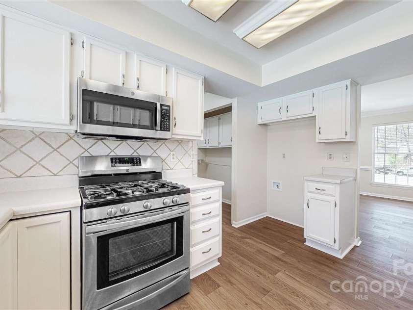 2605 Willowdale Lane, Matthews, NC 28105.  MLS# CAR4204541, YatesRealty ID 7332. 