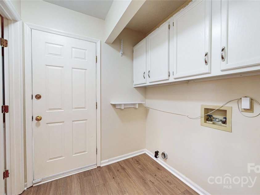 2605 Willowdale Lane, Matthews, NC 28105.  MLS# CAR4204541, YatesRealty ID 7332. 