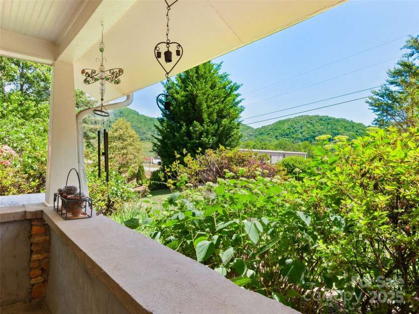 229 Crabtree Mountain Road, Canton, NC 28716.  MLS# CAR4264280, YatesRealty ID 7333. 
