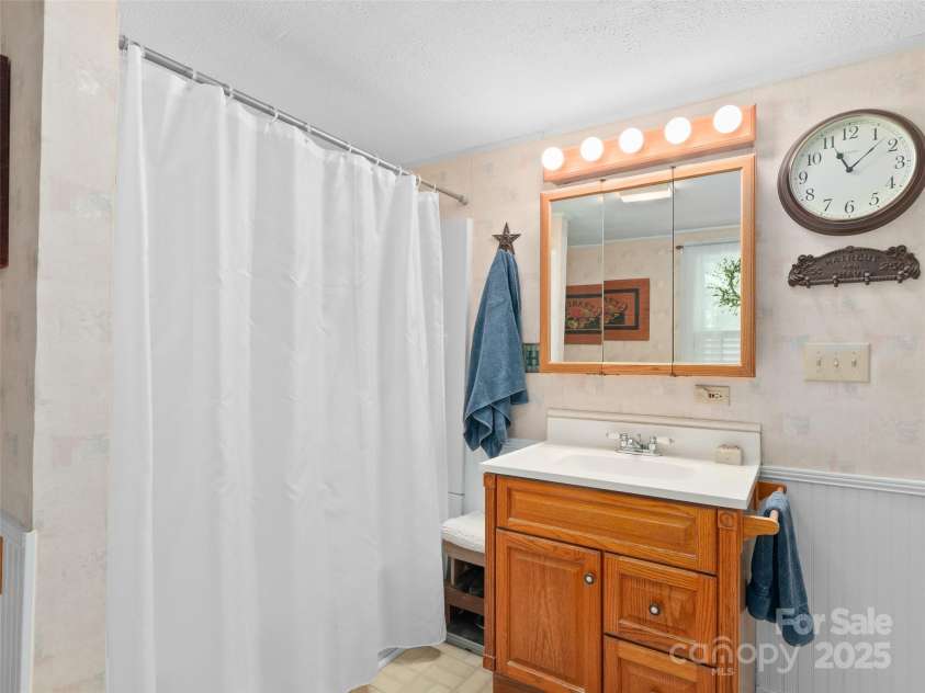229 Crabtree Mountain Road, Canton, NC 28716.  MLS# CAR4264280, YatesRealty ID 7333. 