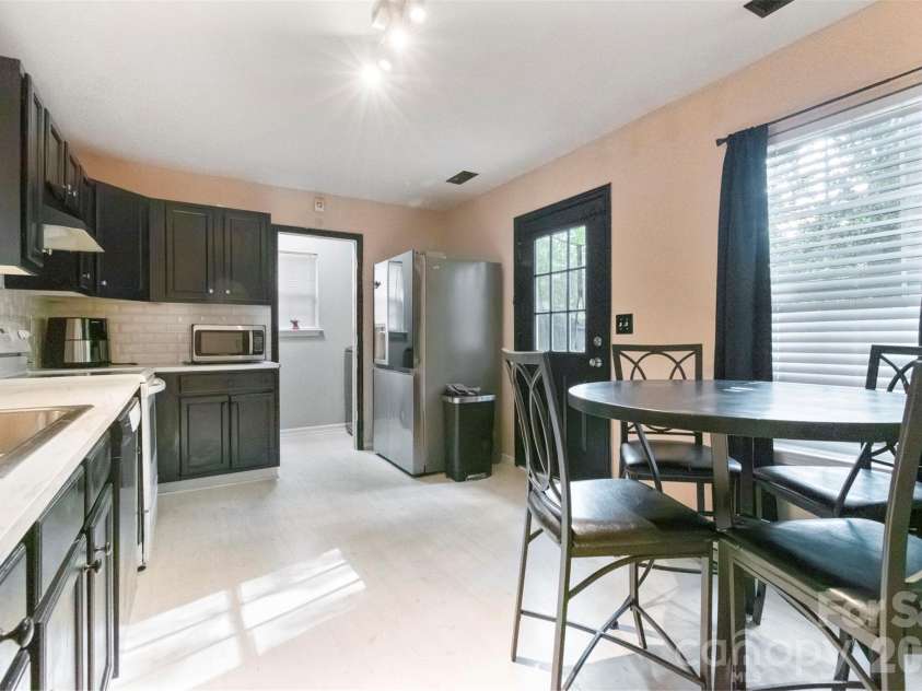 5541 Peachwood Drive, Charlotte, NC 28216.  MLS# CAR4297372, YatesRealty ID 7336. 
