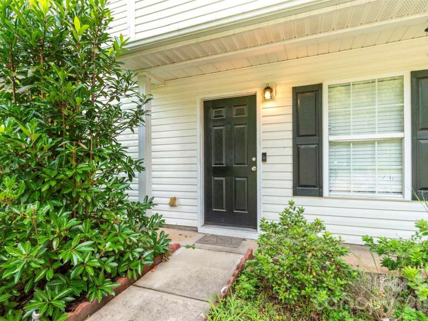 5541 Peachwood Drive, Charlotte, NC 28216.  MLS# CAR4297372, YatesRealty ID 7336. 